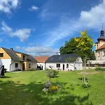 아파트 Relax Na Statku U Orlicke Prehrady Klucenice