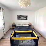 Relax Na Statku U Orlicke Prehrady 아파트 *