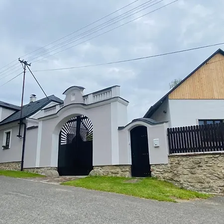 Relax Na Statku U Orlicke Prehrady Apartament