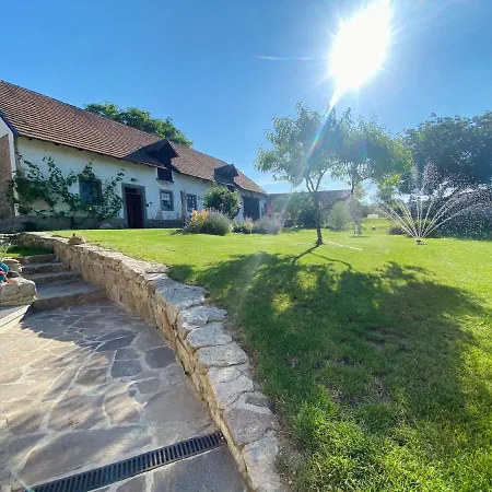 Relax Na Statku U Orlicke Prehrady Appartement *