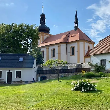 Relax Na Statku U Orlicke Prehrady Apartament *