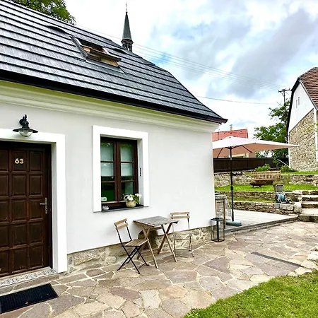 아파트 Relax Na Statku U Orlicke Prehrady