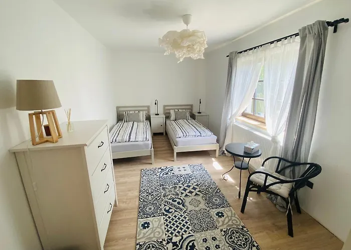 Relax Na Statku U Orlicke Prehrady Apartment *